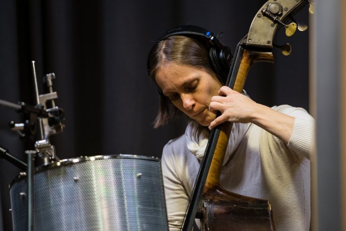 Anne Mette Iversen (bass)