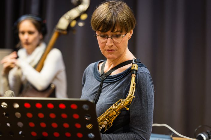Silke Eberhard (Alt Saxophon - Klarinette)-Ternion Quartett