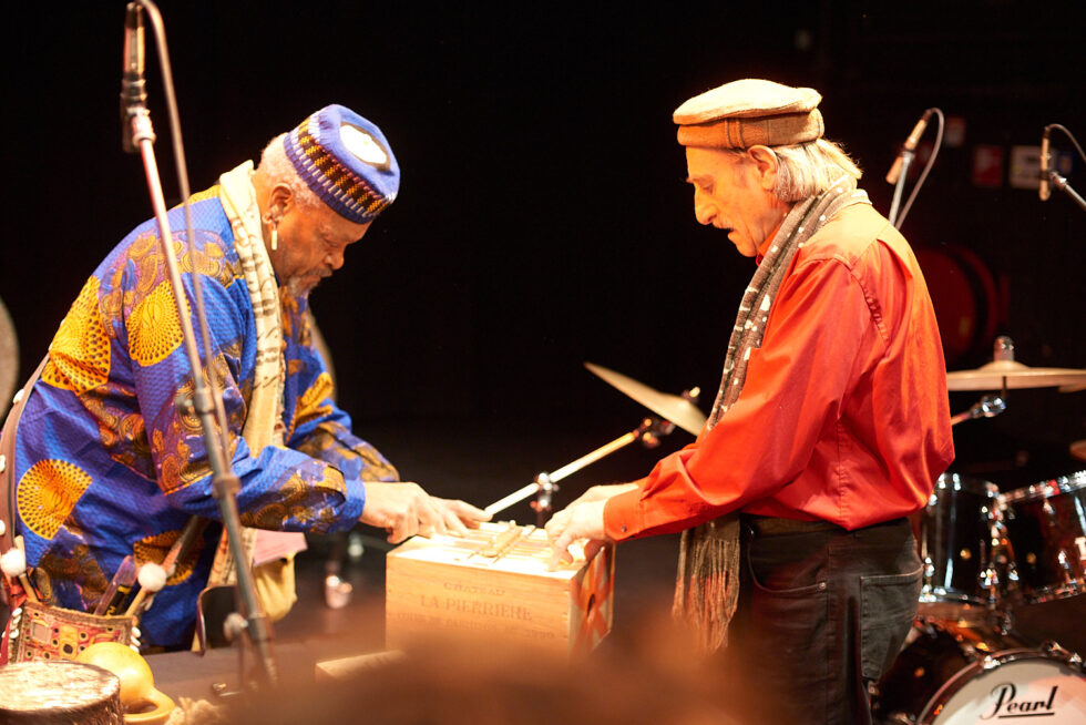 Famoudou Don Moye (drums -perc), Hartmut Geerken (percussion-poetry), ©Dieter Düvelmeyer @JazzPict
