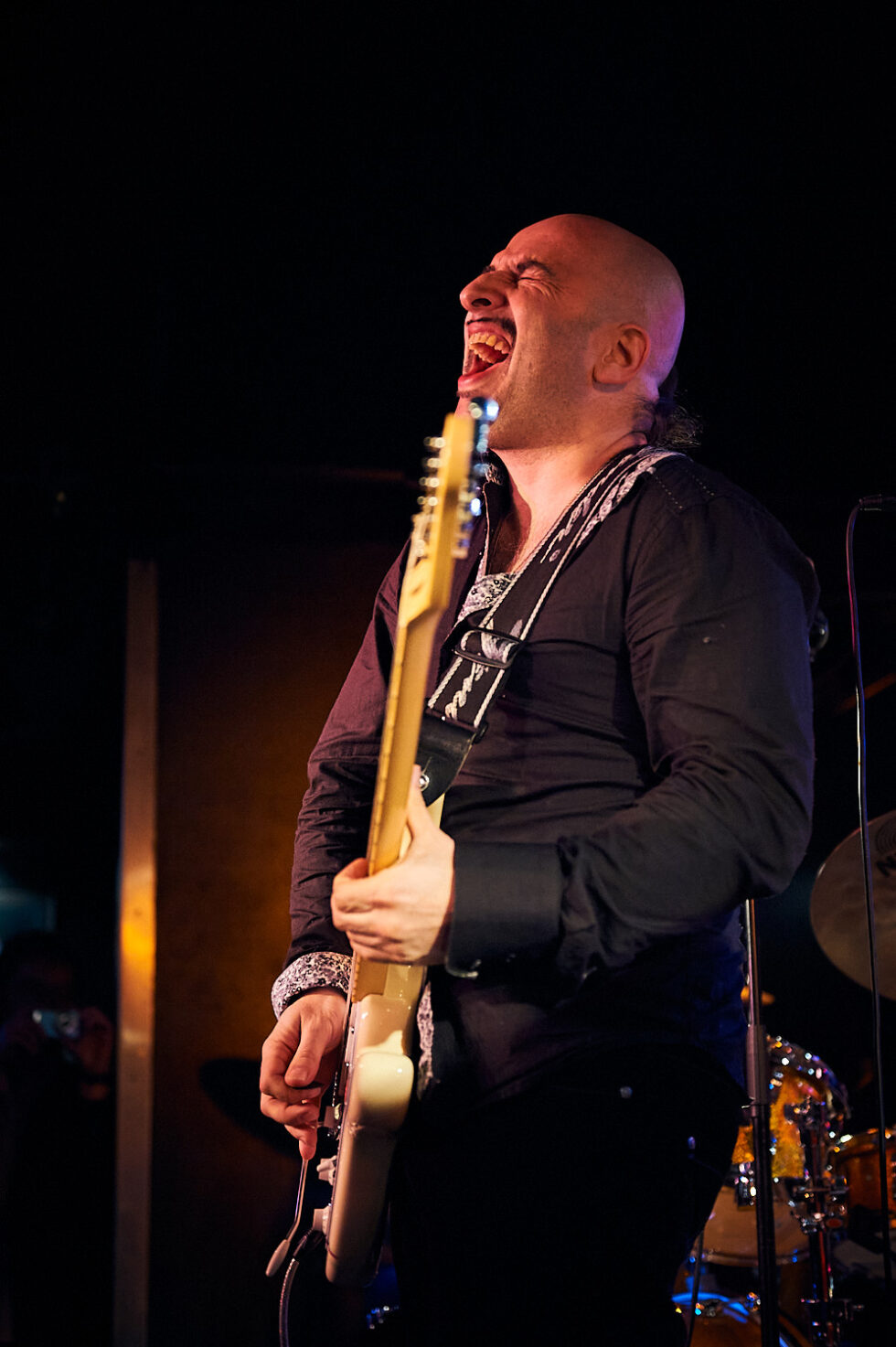 Sandro Giampietro (git), Helge's Holzkopp Trio ©Dieter Düvelmeyer @JazzPict