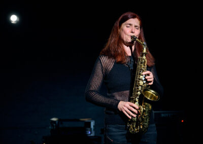 ANGELIKA NESCIER (sax)