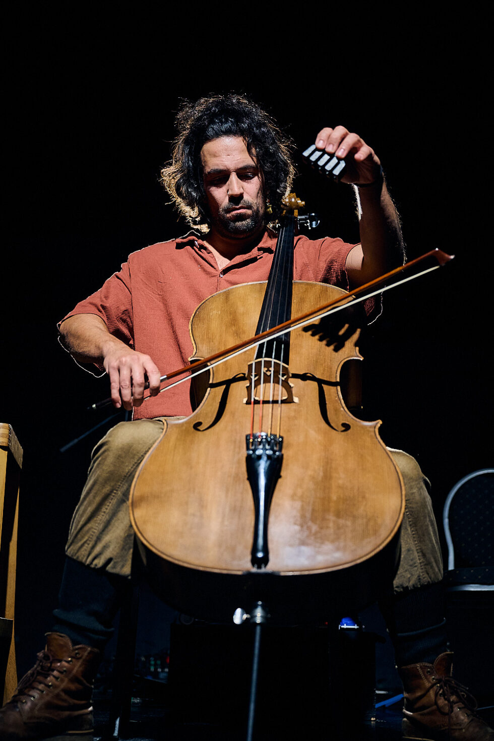 GUILHERME RODRIGUES (cello) playing at SOLO IMPRO BERLIN @ Ackerstadtpalast on 17-09-2025 ©Dieter Duevelmeyer
