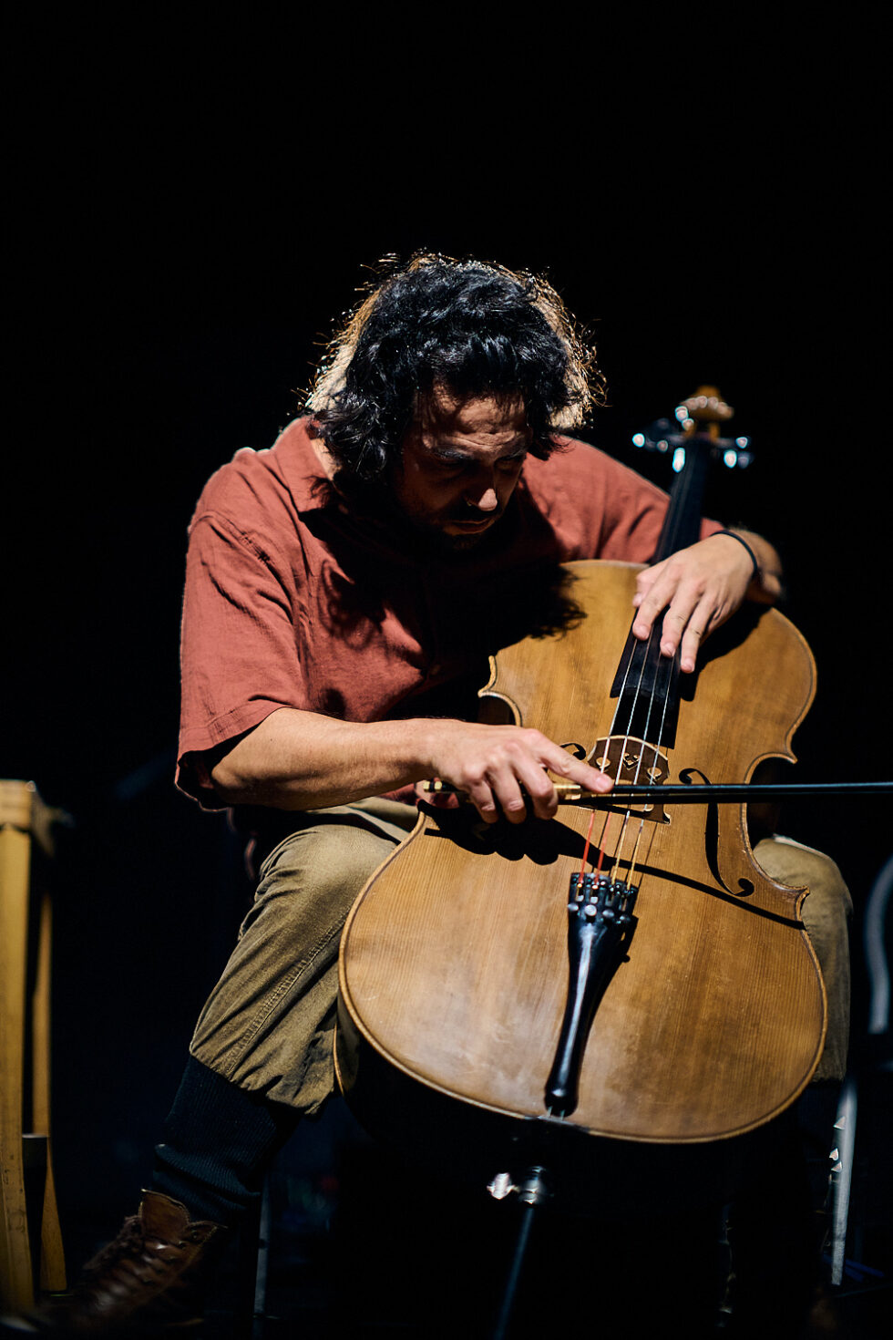 GUILHERME RODRIGUES (cello) playing at SOLO IMPRO BERLIN @ Ackerstadtpalast on 17-09-2025 ©Dieter Duevelmeyer