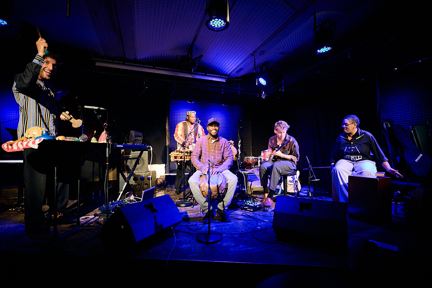 Kalifa Diabaté (balafon toussian + voice), Johannes Lauer (trombone + fender rhodes), Bertram Burkert (git), Laura Robles (bass + percussion) @ KOLLEKTIVE NIGHTS 2025 ©Dieter Duevelmeyer Roman Stolyar (piano + flutes), Julia Biłat (cello) of BIŁAT / STOLYAR @ KOLLEKTIVE NIGHTS 2025. ©: The photo is subject to copyright (© Dieter Duevelmeyer) and may not be used or reproduced without permission.