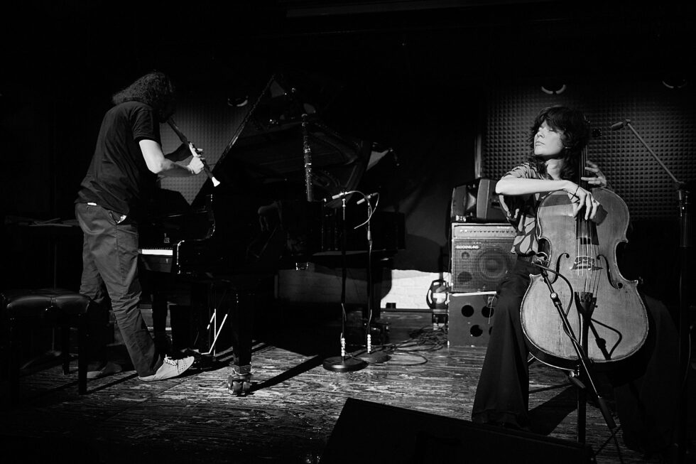 Roman Stolyar (piano + flutes), Julia Biłat (cello) of BIŁAT / STOLYAR @ KOLLEKTIVE NIGHTS 2025. ©: The photo is subject to copyright (© Dieter Duevelmeyer) and may not be used or reproduced without permission.
