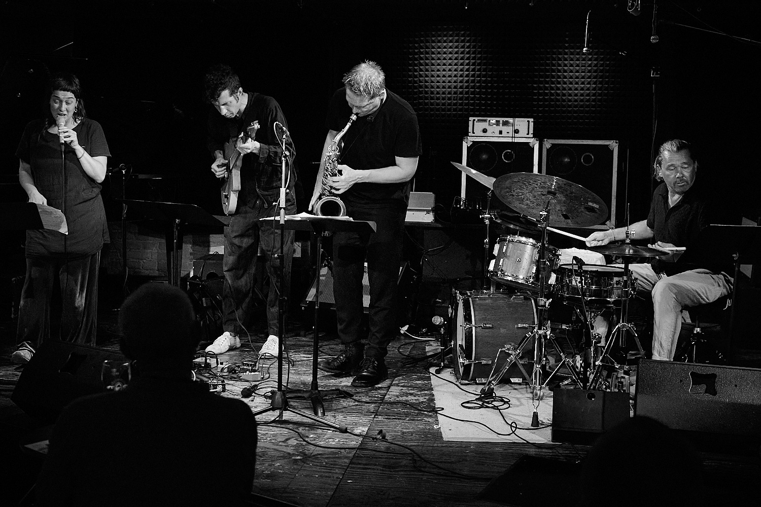Ronny Graupe (git), Damaris Brendle (voc), Dejan Terzic (dr), Philipp Gropper (sax) @ KOLLEKTIVE NIGHTS 2025 ©Dieter Duevelmeyer Roman Stolyar (piano + flutes), Julia Biłat (cello) of BIŁAT / STOLYAR @ KOLLEKTIVE NIGHTS 2025. ©: The photo is subject to copyright (© Dieter Duevelmeyer) and may not be used or reproduced without permission.