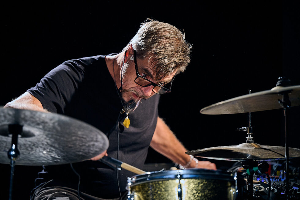 SIMON BERZ (dr - electronics) playing at SOLO IMPRO BERLIN @ Ackerstadtpalast on 17-09-2025 ©Dieter Duevelmeyer